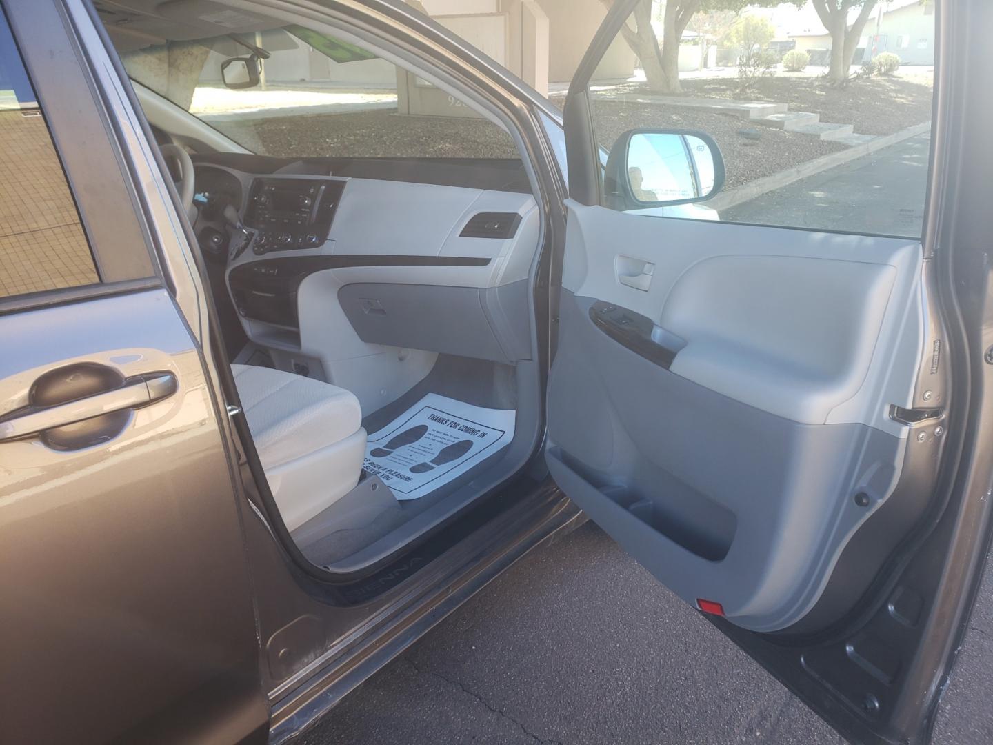 2012 /gray and lite gray Toyota Sienna le (5TDKK3DC2CS) with an 3.5L V6 DOHC 24V engine, 6-Speed Automatic Overdrive transmission, located at 323 E Dunlap Ave., Phoenix, AZ, 85020, (602) 331-9000, 33.567677, -112.069000 - Photo#13